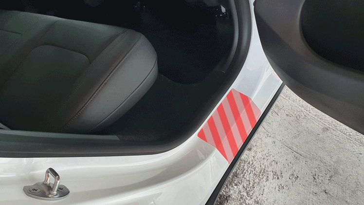 4 Stück Auto Einstiegsleisten Schutzfolie für Tesla Model Y 2017-2023,  Edelstahl Aufkleber Kantenschutz Styling Tuning Zubehör